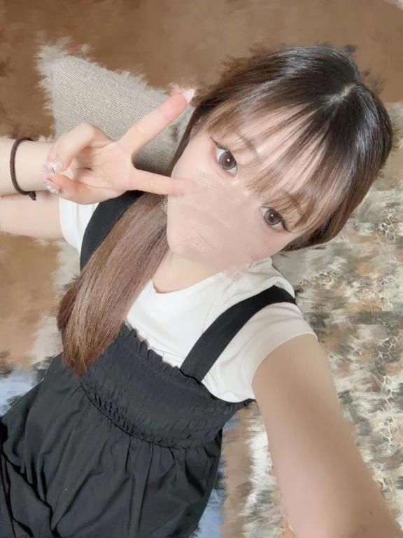 みなと★19歳パイパン女子大生★